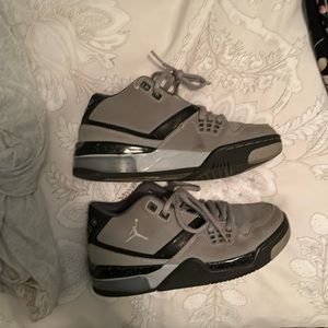Jordans grey low